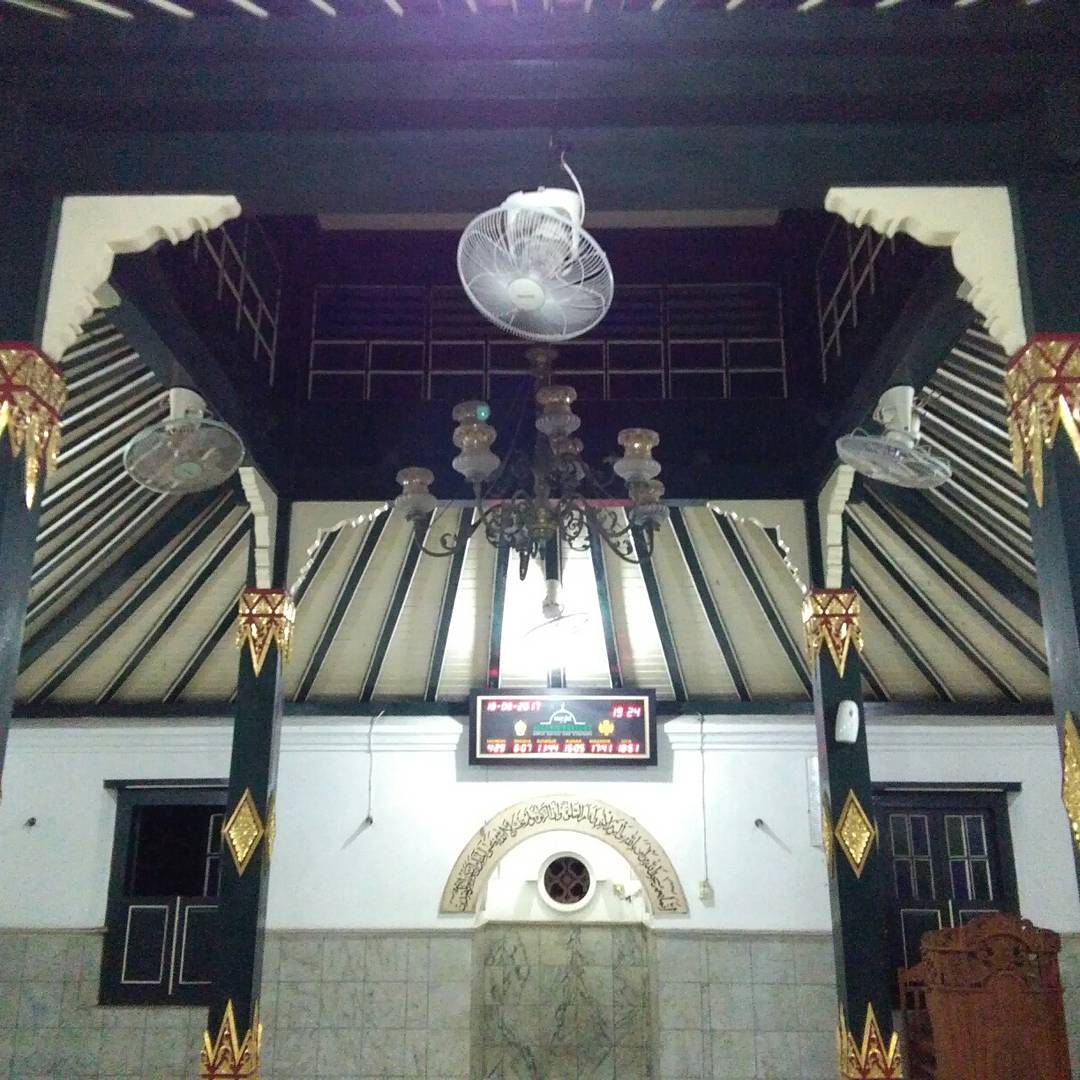 Masjid Sulthoni Plosokuning