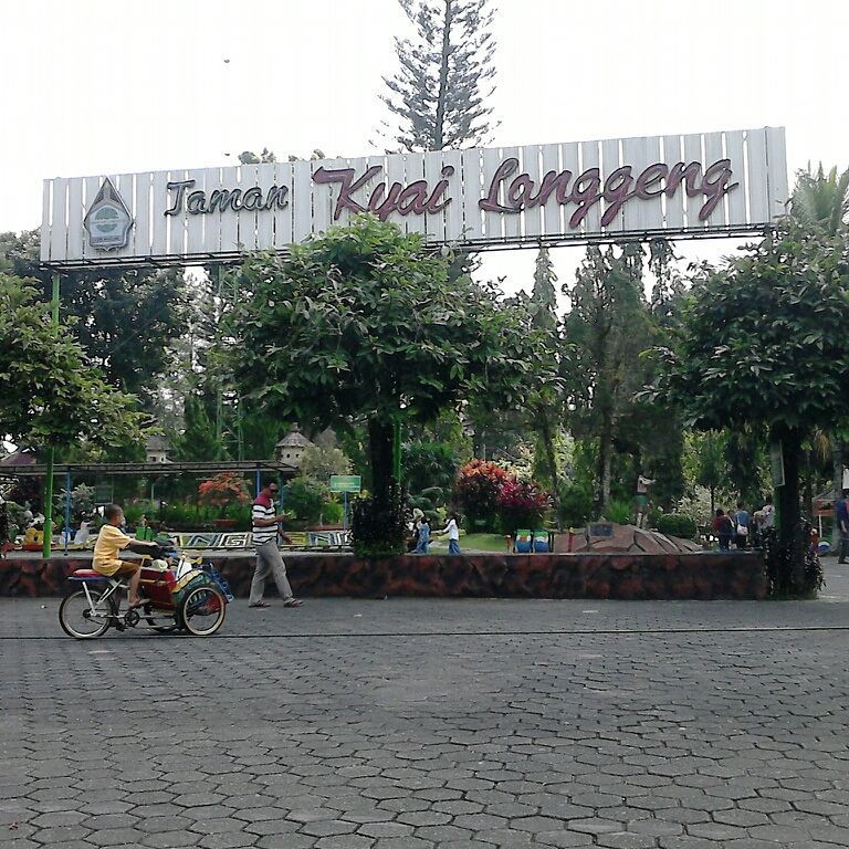 Taman Kyai Langgeng Magelang Tugu Wisata