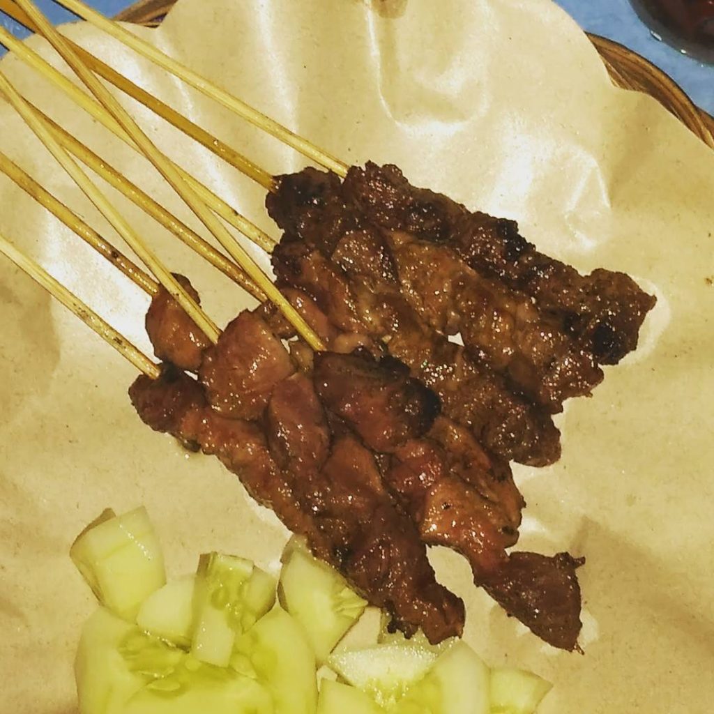 Sate Kuda Gondolayu Tugu Wisata