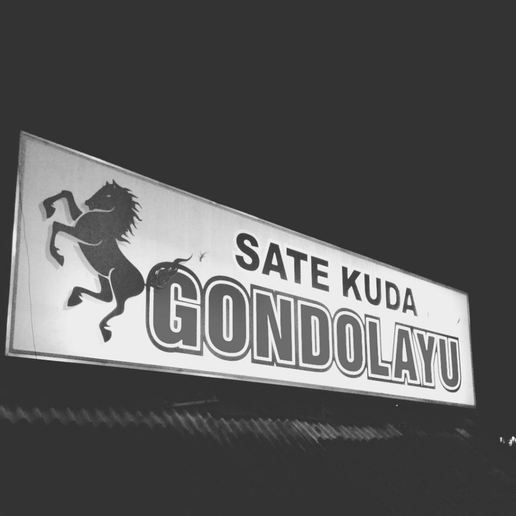 Sate Kuda Gondolayu Tugu Wisata