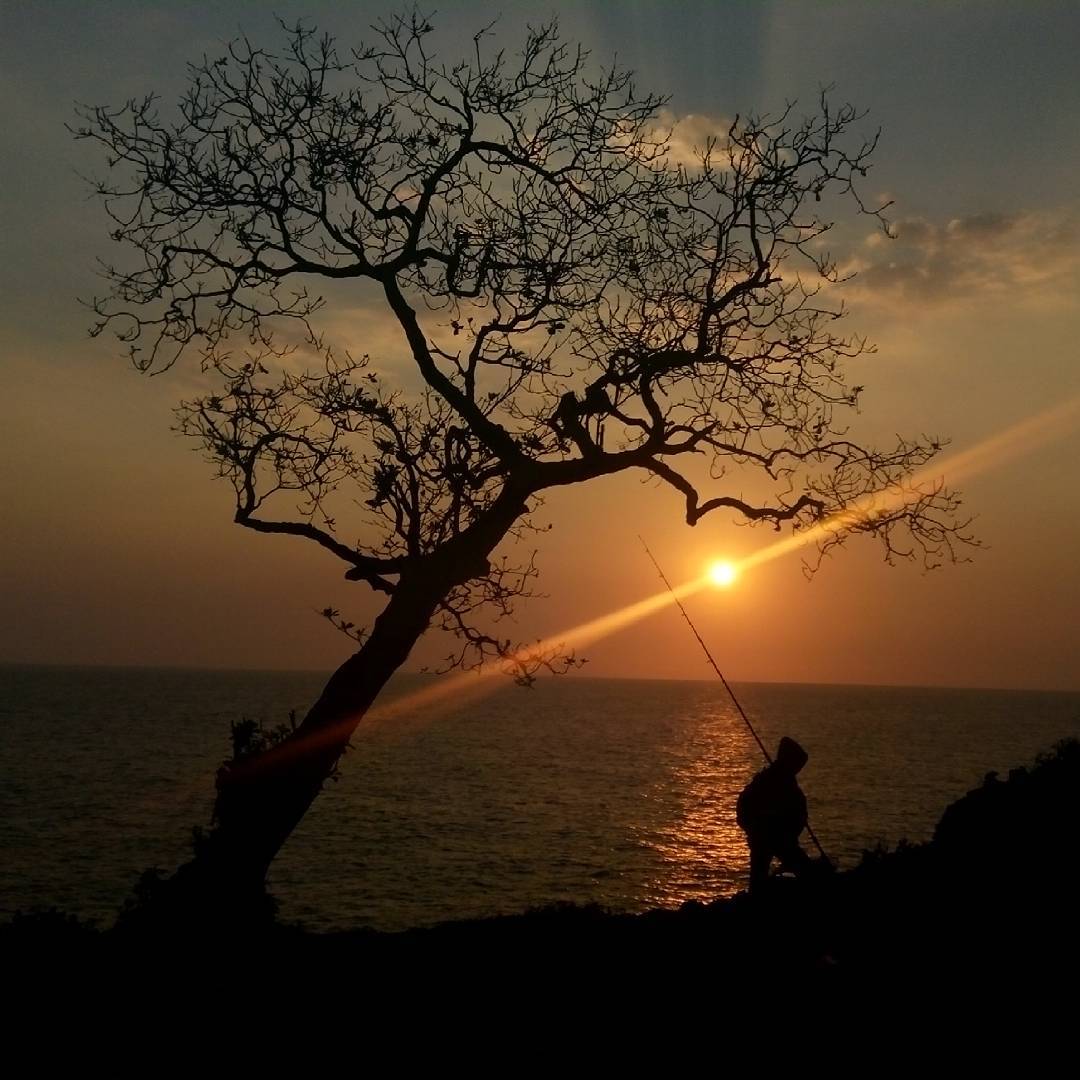 Pantai Kesirat Tugu Wisata