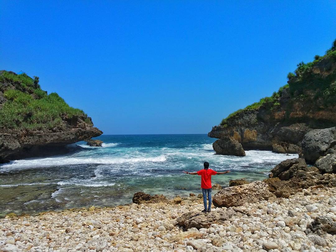 Pantai Nglimun Gunungkidul Yogyakarta