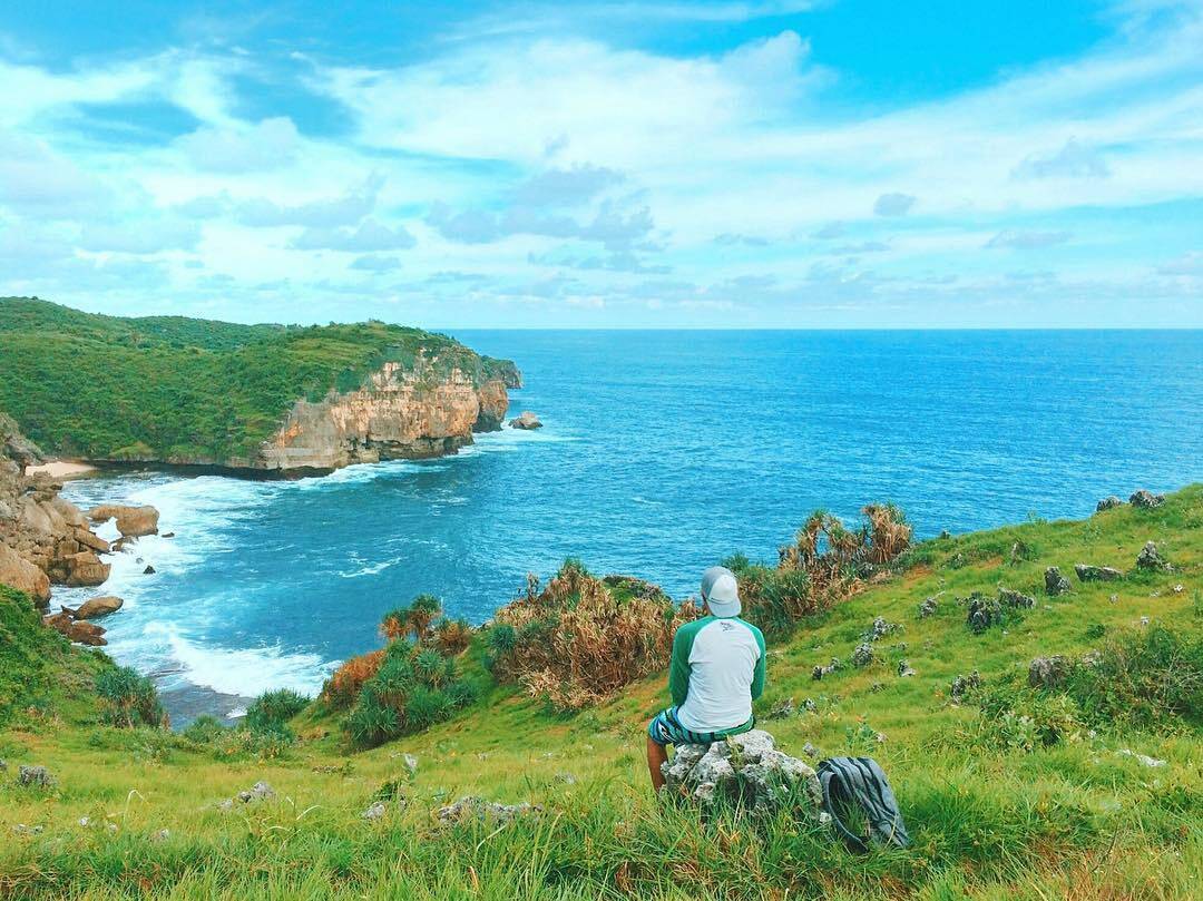 Pantai Mbirit Gunungkidul Tugu Wisata