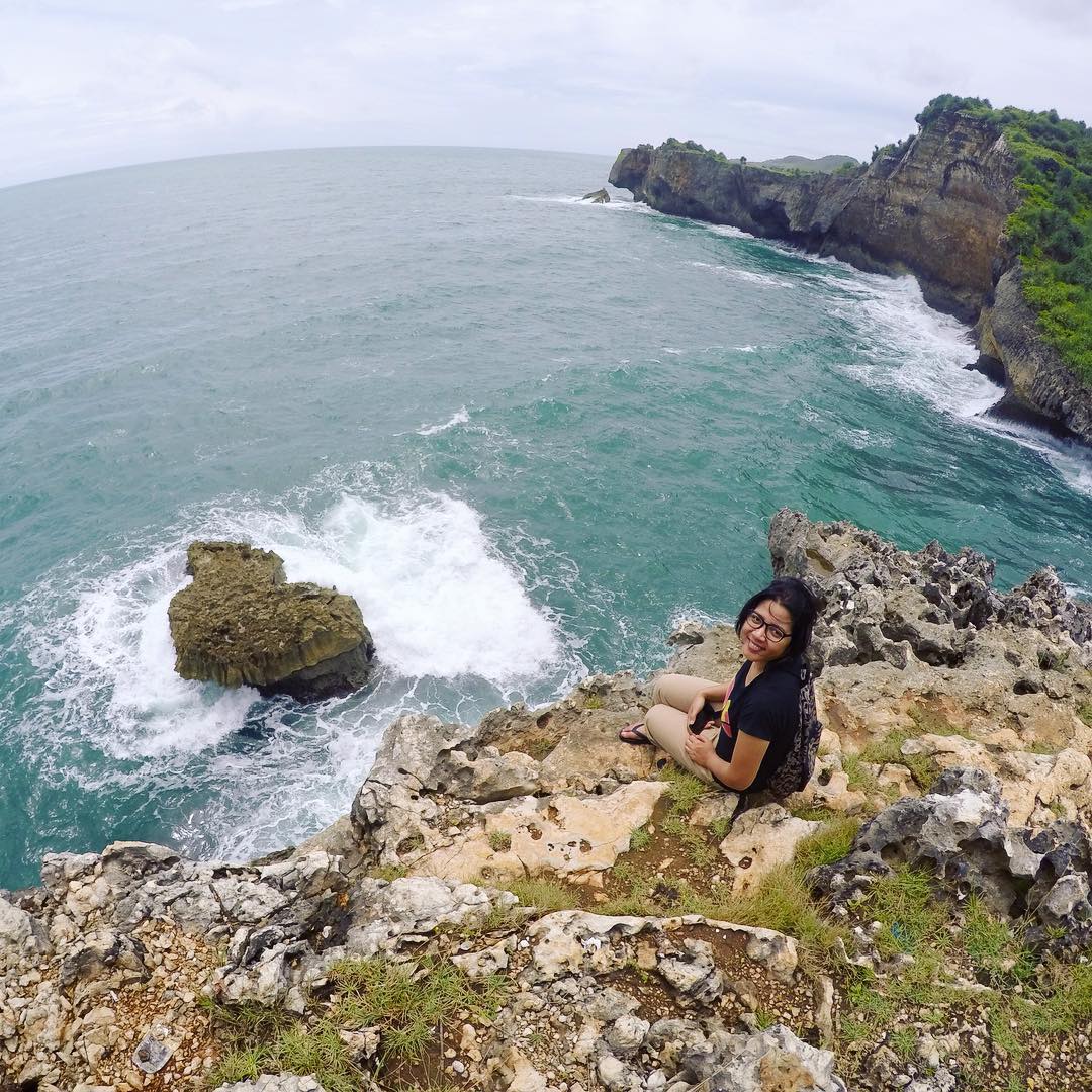 Pantai Njanganan atau Pantai Jugala Tugu Wisata