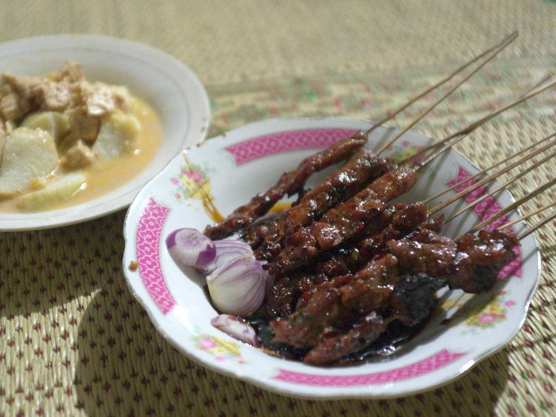 Sate Karang Kotagede Tugu Wisata