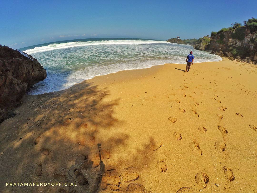 Pantai Porok Gunungkidul Yogyakarta Tugu Wisata