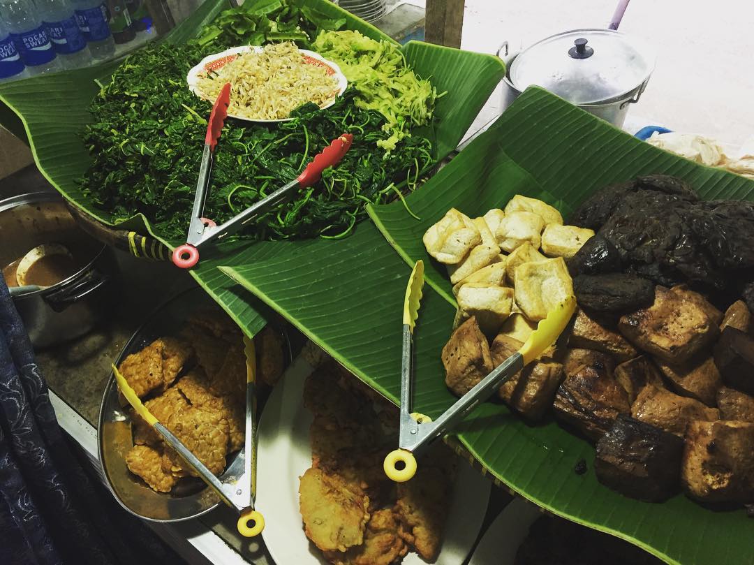 Pecel Kembang Turi Tugu Wisata