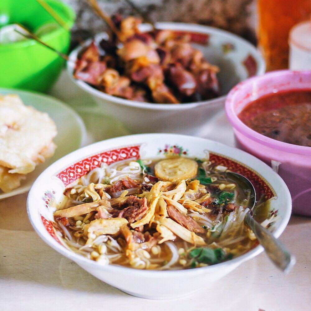 Soto Pak Dalbe Tugu Wisata