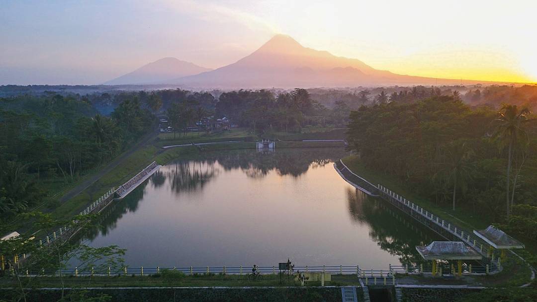 Embung Kaliaji Turi Sleman Tugu Wisata