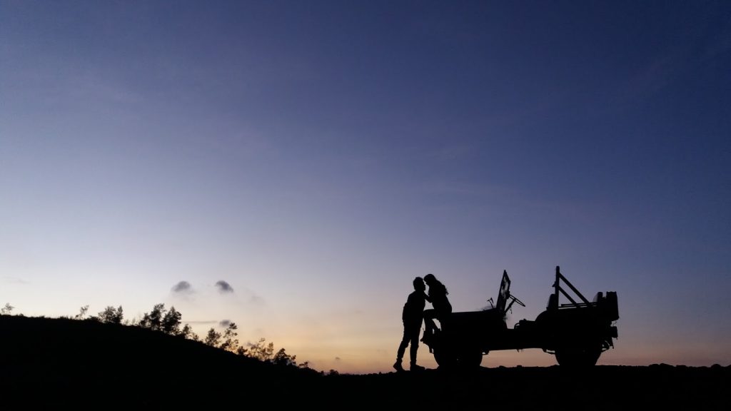 prewedding jogja outdoor lava jeep merapi