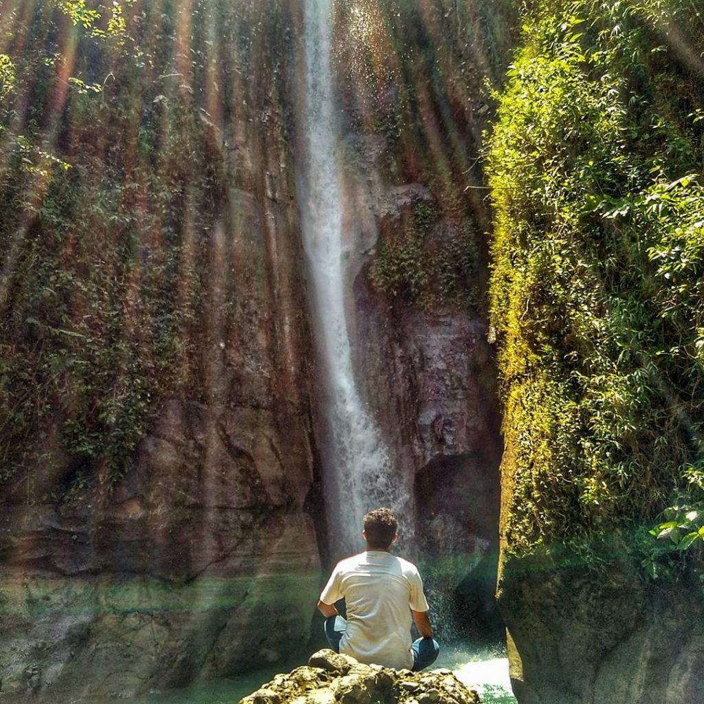 curug siluwok tugu wisata