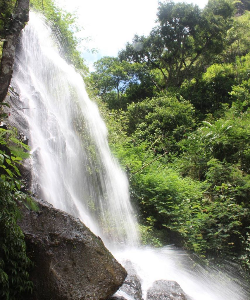 grojogan watu jonggol tugu wisata