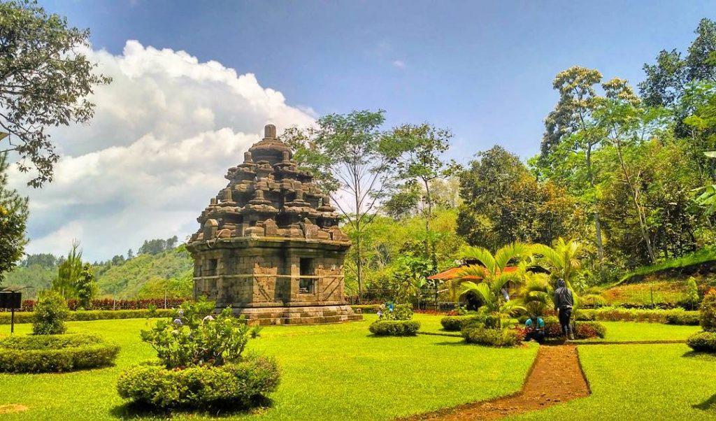 candi selogriyo tugu wisata