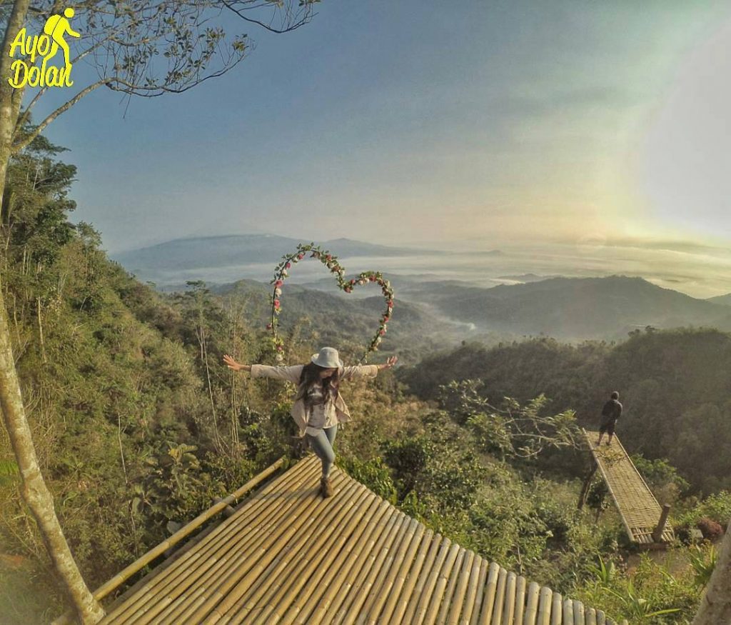 bukit ngisis tugu wisata