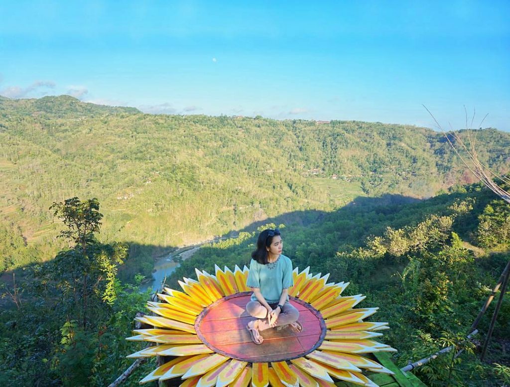 bukit mojo gumelem tugu wisata