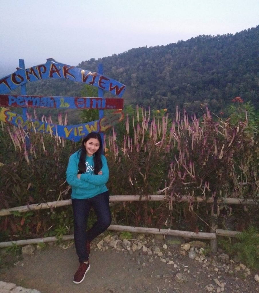 tompak view tugu wisata