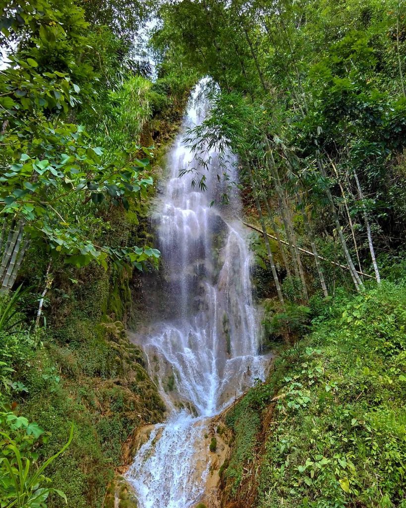 curug sigembor tugu wisata