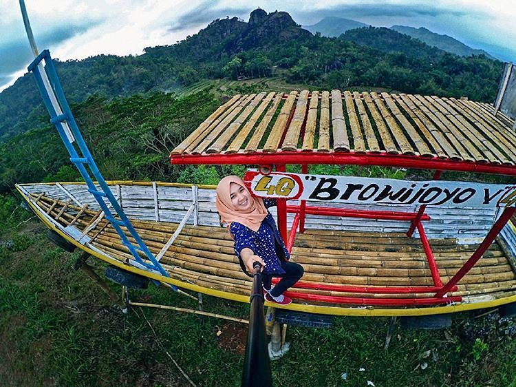 gunung gentong tugu wisata