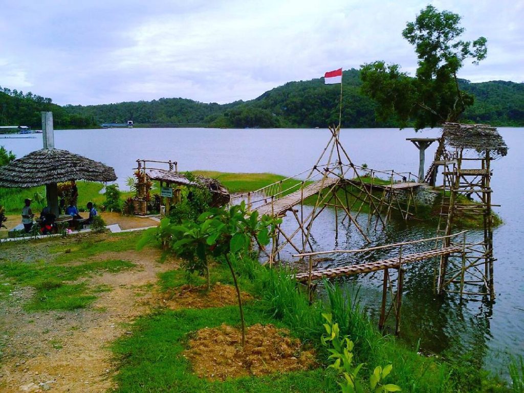 gumuk sri tinon tugu wisata