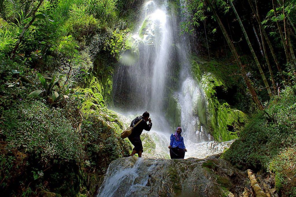 curug sigembor tugu wisata