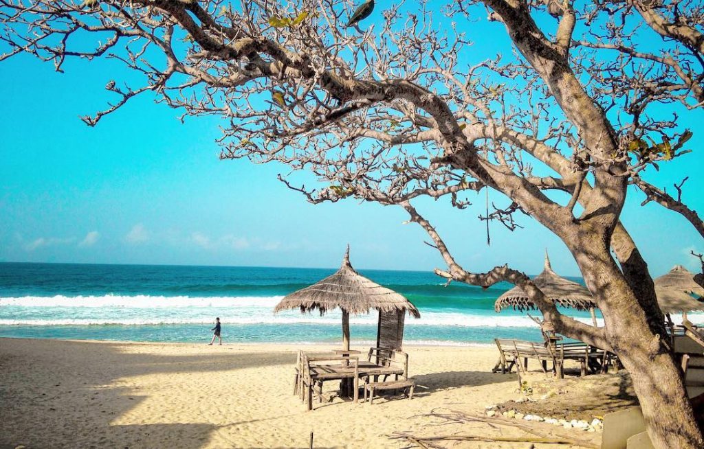 pantai watu lawang gunungkidul