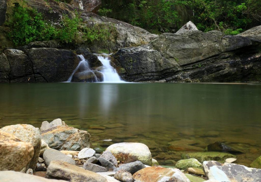 curug nglarangan tugu wisata