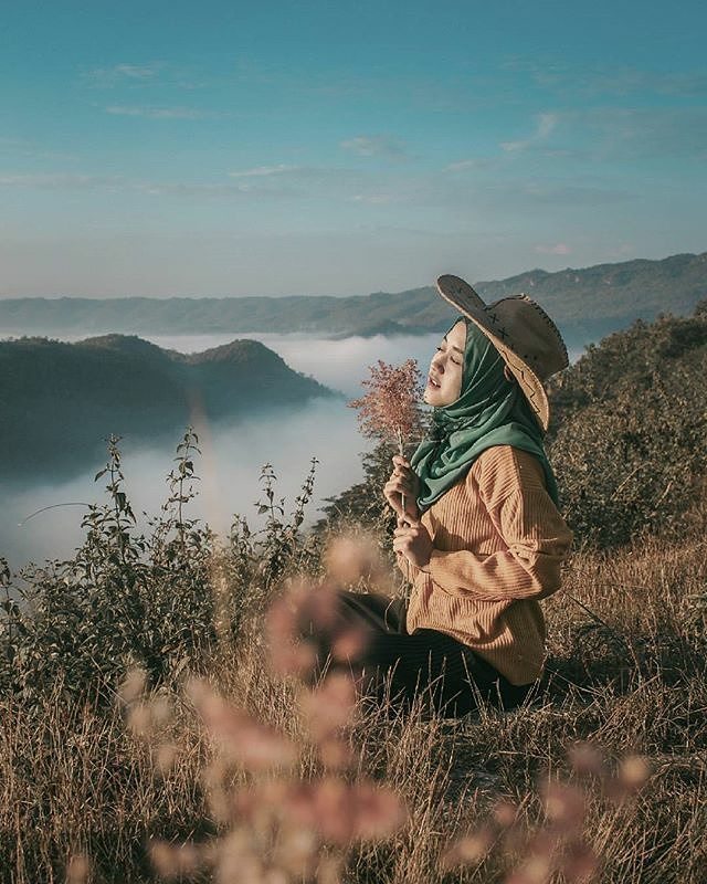 tebing watu mabur tugu wisata