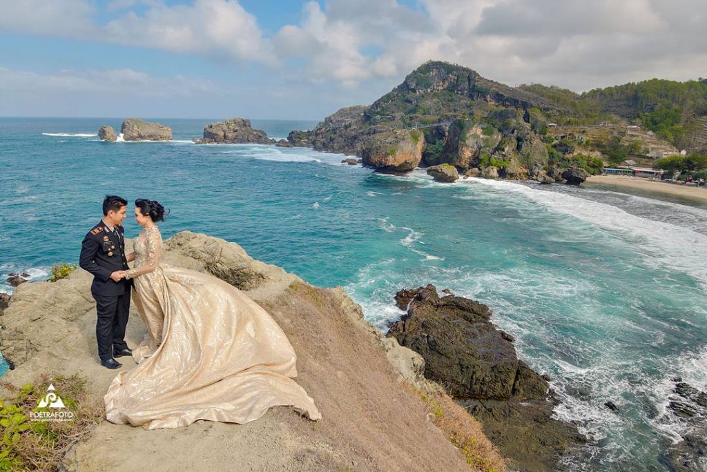 spot foto prewedding jogja pantai siung