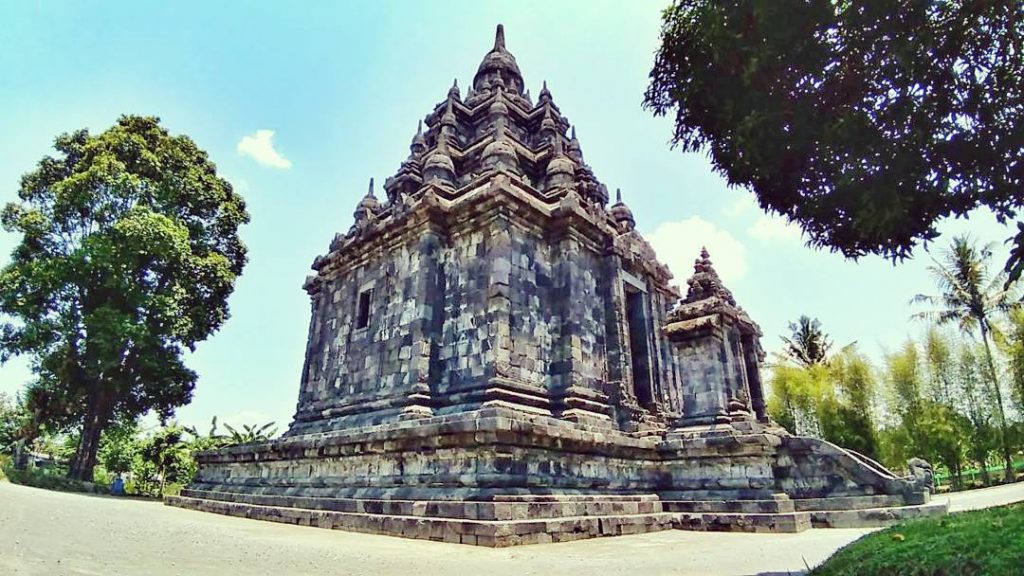 candi sojiwan tugu wisata