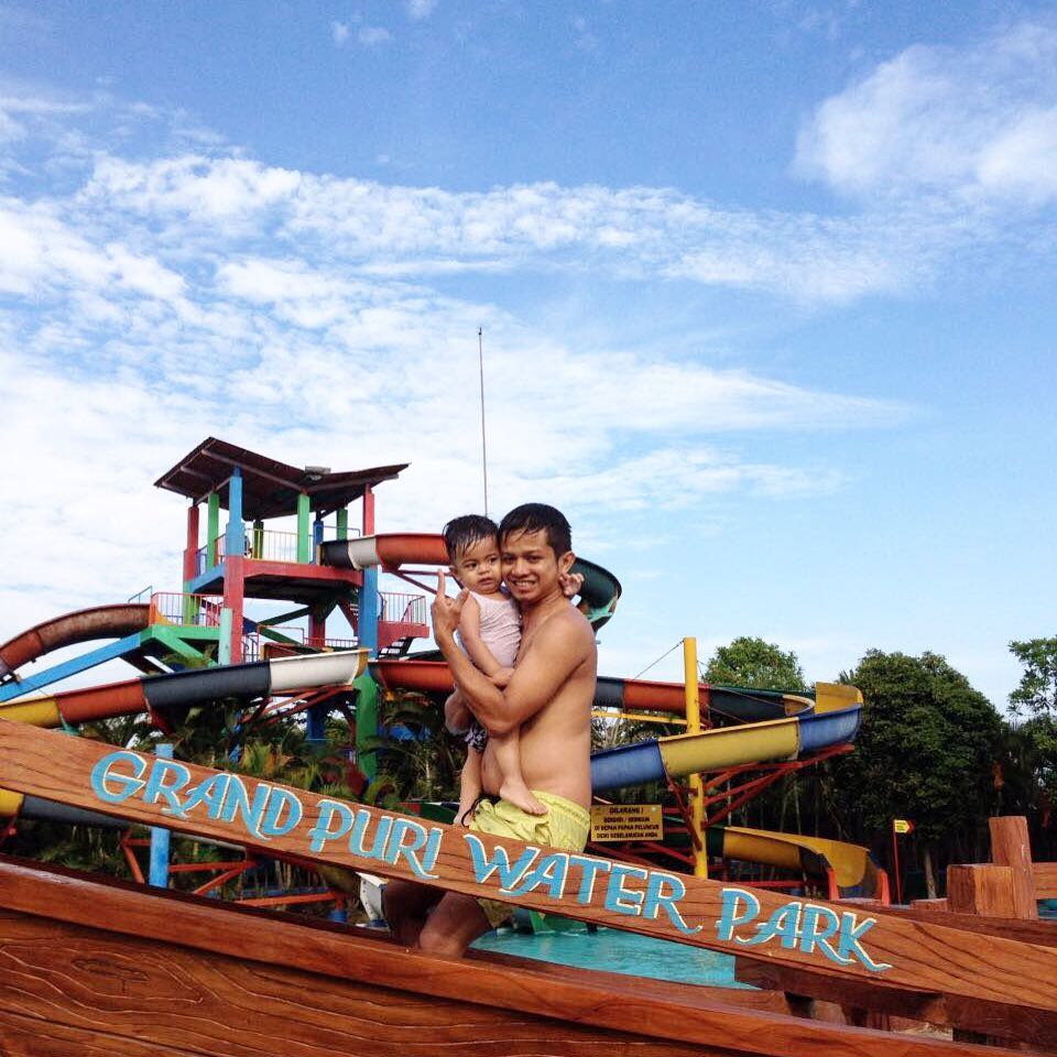 Grand Puri Waterpark Tugu Wisata