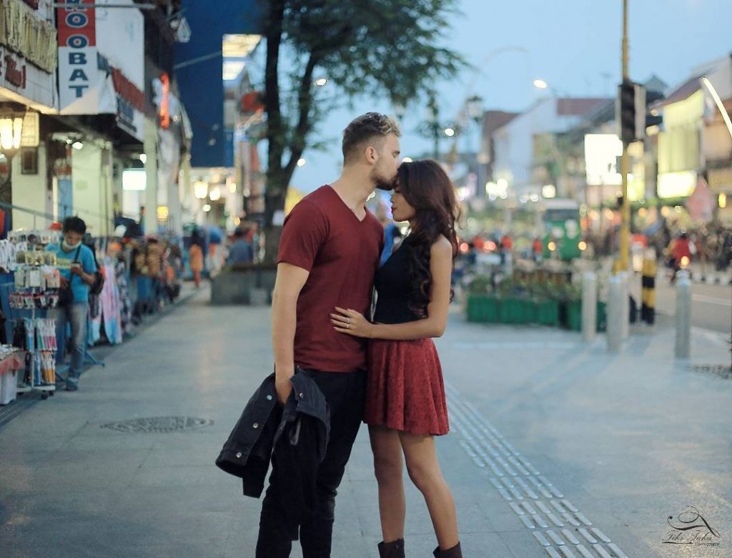 spot prewedding jogja outdoor malioboro