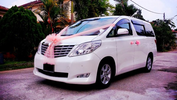 sewa alphard medan