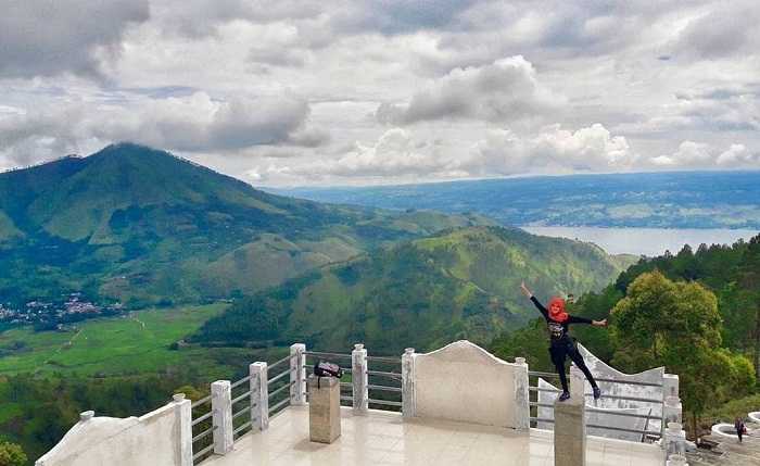 Paket Tour Medan 3 Hari Paling Lengkap dan Murah Tugu Wisata